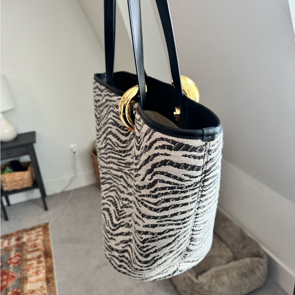 Jacquemus Le Bambola Zebra Tote - Picture 8 of 10